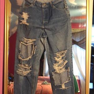 Ying yang Distressed mom jeans